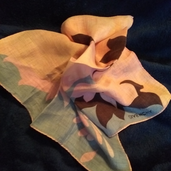 Givenchy - Floral Scarf - Picture 3 of 3